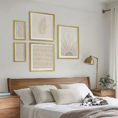 Polyptic înrămat cu decorațiuni elegante și geometrie naturală