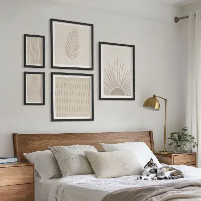 Polyptic înrămat cu decorațiuni elegante și geometrie naturală