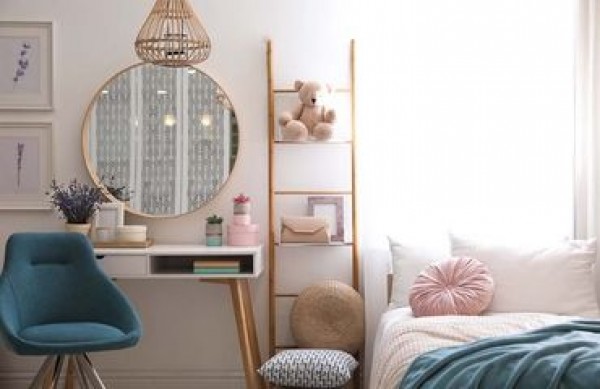 Oglinzi decorative pe perete - decor interior impresionant